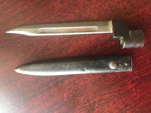 NO 9 BAYONET WITH METAL SCABBARD MADE FOR THE .303 ENFIELD RIFLE