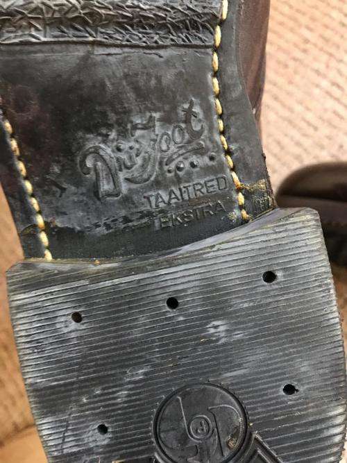 SADF ARMY BOOTS-SIZE 8- NEW