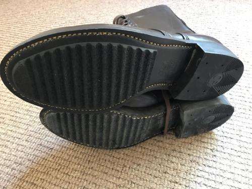 SADF ARMY BOOTS-SIZE 8- NEW