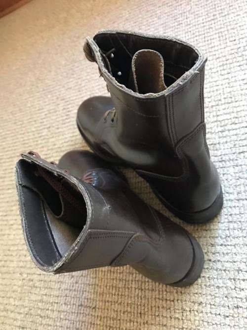 SADF ARMY BOOTS SIZE 8-CONDITION NEW