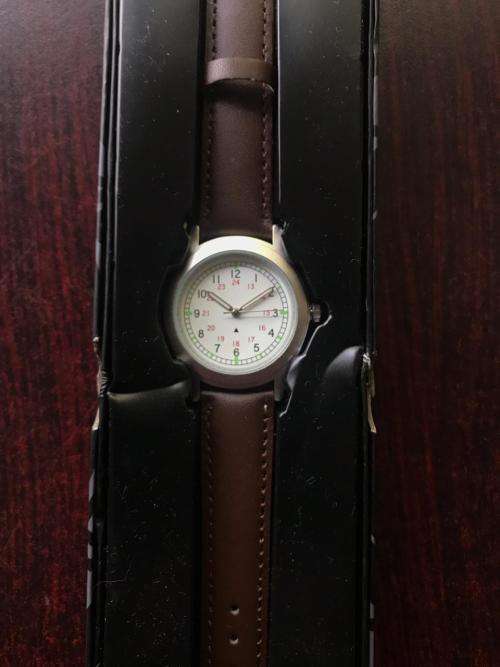 REPLICA OF THE BRITISH PARATROOPERS WATCH WW2-COMES WITH 15 PAGE BOOKLET ON THE HISTORY BEHIND IT