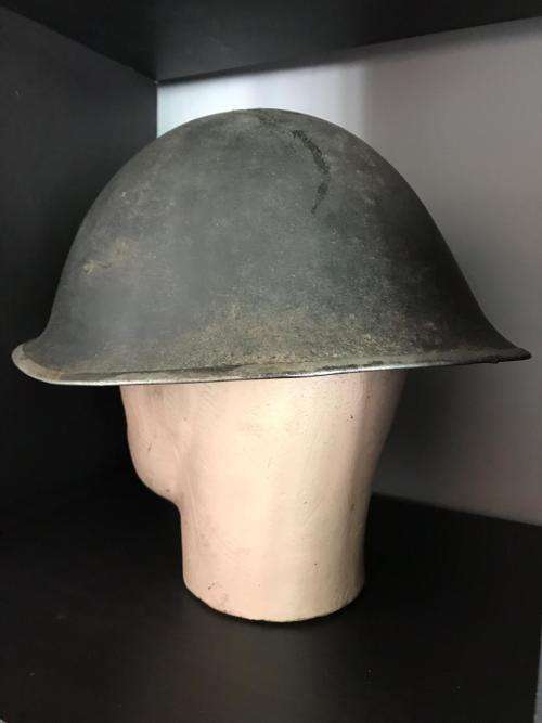 WW2 BRITISH MARK IV TURTLE SHELL COMBAT HELMET