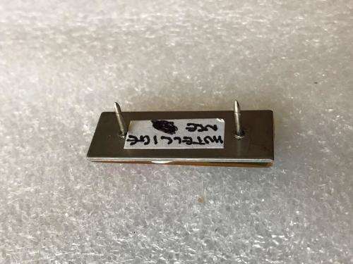 SA INTELLIGENCE CORPS BERET BAR-SIGNAL RED/WHITE/ RIFLE GREEN- 2 PINS- ORIGINAL