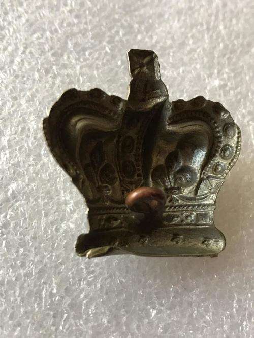 LARGE VICTORIAN/BOER WAR WHITE METAL CROWN-MEASURES 38X35MM-ONE LUG