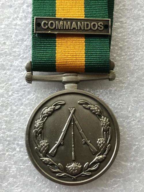 SA COMMANDO CLOSURE FULL SIZE MEDAL WITH BAR-NUMBERED
