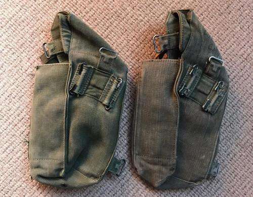 ORIGINAL OLIVE GREEN RHODESIAN AMMO POUCHES X2 IN VERY GOOD CONDITION