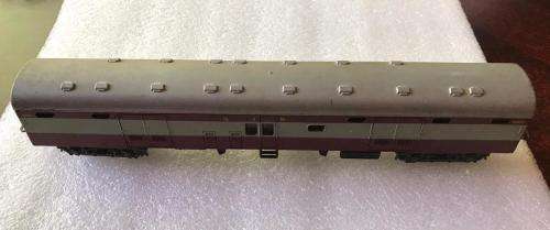 LIMA HO SCALE SA RAILWAYS BAGGAGE CAR-238 MM
