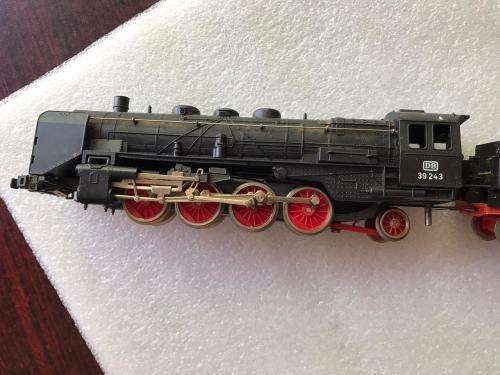HO SCALE LIMA ITALY GERMAN DB 39243 STEAM LOCOMOTIVE WITH TENDER- 270 MM-COMPLETE CONDITION BUT NOT