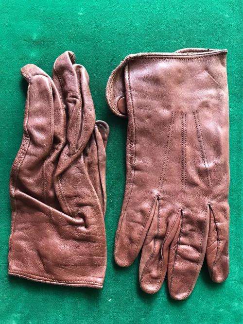 SADF OFFICERS CEREMONIAL PAIR OF LEATHER GLOVES