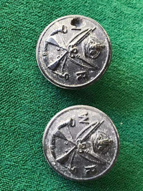 WITWATERSRAND RIFLES BLACK COMPOSITION TUNIC BUTTON