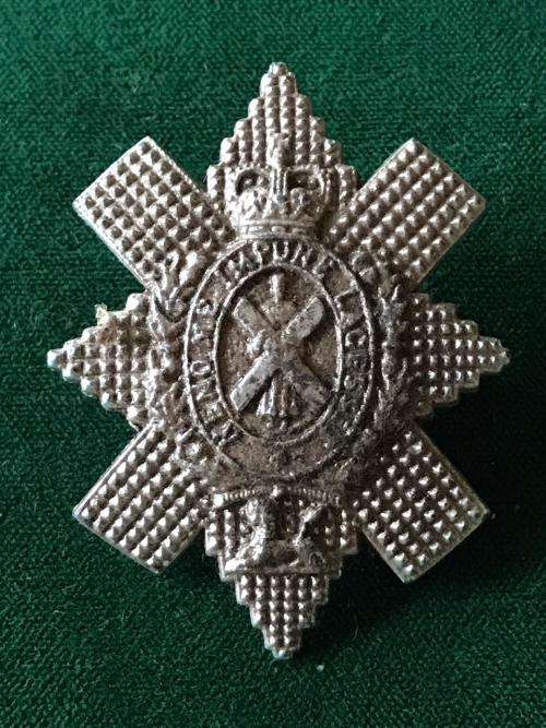 BLACK WATCH CAP BADGE-WORN FROM 1960'S