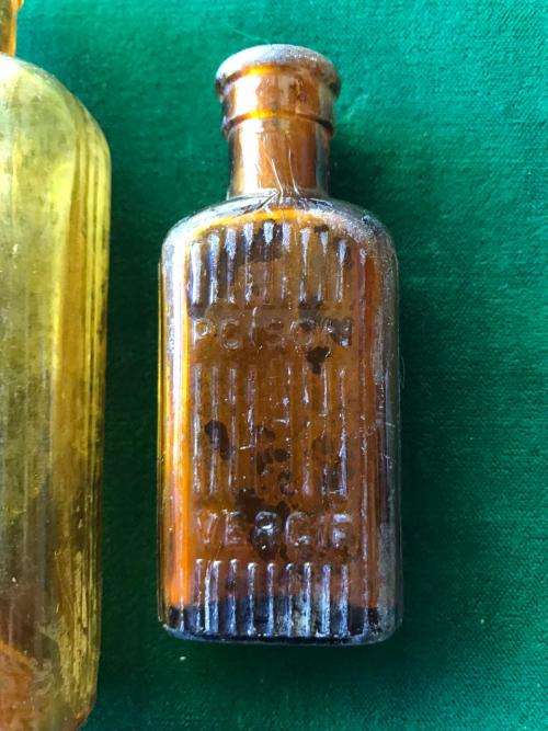 RECTANGULAR BROWN POISON BOTTLES WITH VERTICAL RIBBING-1800S-EARLY 1900-2 SOLD TOGETHER-MEASURES 9&1