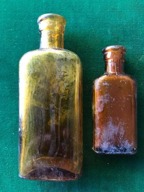 RECTANGULAR BROWN POISON BOTTLES WITH VERTICAL RIBBING-1800S-EARLY 1900-2 SOLD TOGETHER-MEASURES 9&1