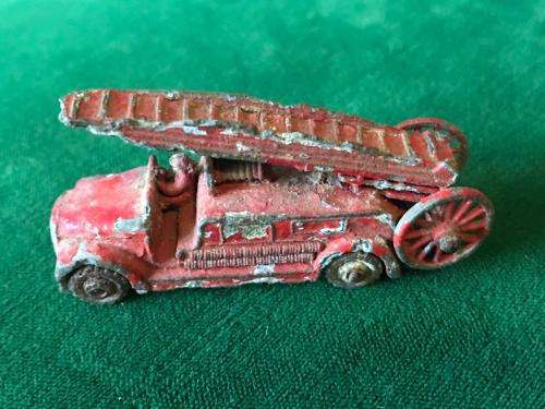LESNEY MADE IN ENGLAND,FIRE TRUCK- BAD CONDITION
