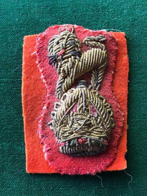 GOLD EMBROIDERED CAP BADGE-WORN ONLY BY FORMER COLONELS & BRIGADIERS OF THE ARMY