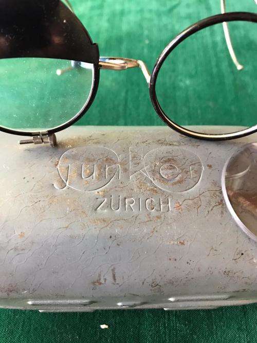 VINTAGE JUNKER/ZURICH/GERMAN MADE GLASSES WITH ORIGINAL TIN HOLDER