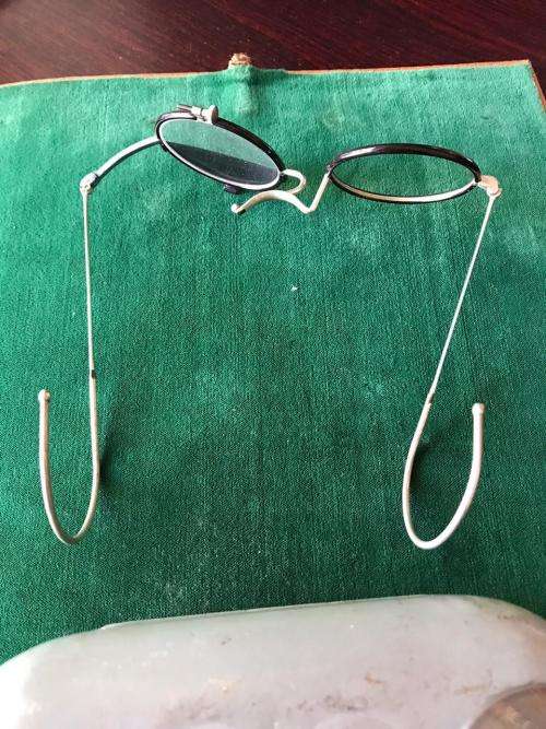 VINTAGE JUNKER/ZURICH/GERMAN MADE GLASSES WITH ORIGINAL TIN HOLDER