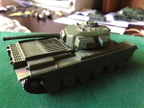 DINKY TOYS-MADE IN ENGLAND BY MECCANO NO 651 CENTURION TANK-ORIGINAL PAINT & TRACKS