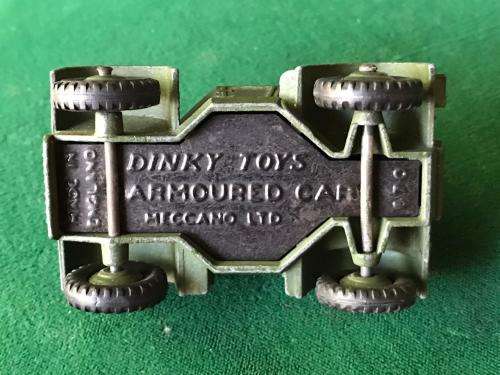 DINKY TOYS NO 670 ARMOURED CAR MADE IN ENGLAND BY MECCANO-ORIGINAL TYRES AND PAINT