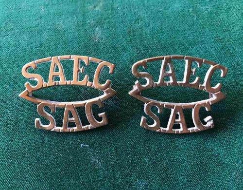 SA ENGINEERS CORPS SHOULDER TITLE PAIR-WORN 1938-1950-LUGS COMPLETE