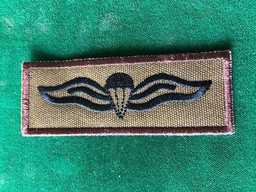 SA PARACHUTE WING-FIELD DRESS-WORN POST 1980`S-ORIGINAL