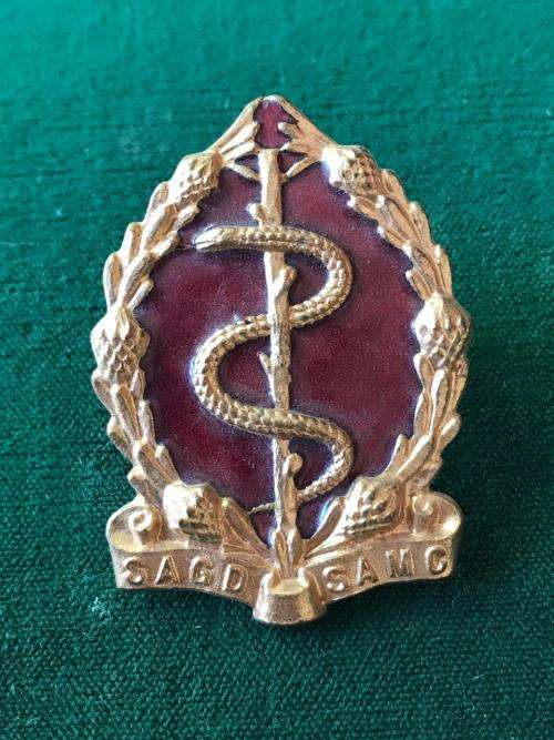 SA MEDICAL CORPS GILT AND ENAMEL CAP BADGE- 2 LUGS