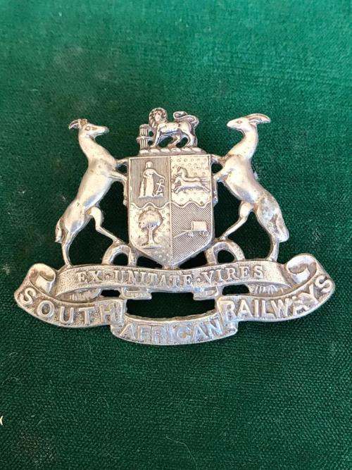 EARLY SA RAILWAYS,WHITE METAL CAP BADGE- NO LUGS