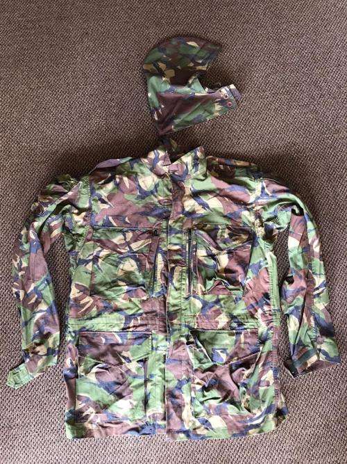 ORIGINAL RECCE COPY TANZANIAN CAMO JACKET WITH HOOD-CONDITION MINT-SIZE MEDIUM-MEASURES 65CM ARMPIT