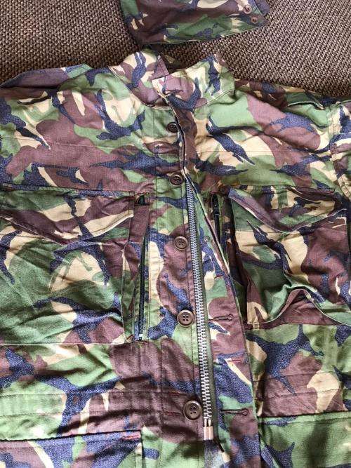ORIGINAL RECCE COPY TANZANIAN CAMO JACKET WITH HOOD-CONDITION MINT-SIZE MEDIUM-MEASURES 65CM ARMPIT