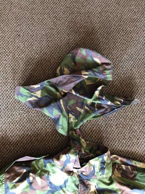 ORIGINAL RECCE COPY TANZANIAN CAMO JACKET WITH HOOD-CONDITION MINT-SIZE MEDIUM-MEASURES 65CM ARMPIT