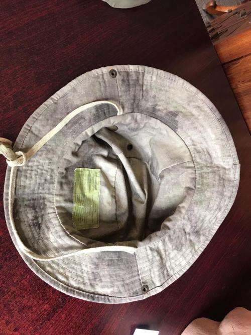 US JUNGLE HAT IN MULTICAM,CAME INTO BEING DURING THE VIETNAM WAR-IT HAS SEEN MODIFICATIONS AND IS US