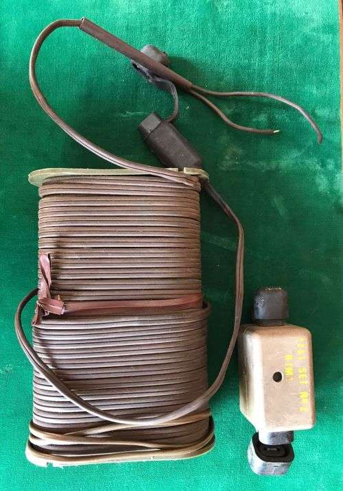 BORDER WAR FIRING DEVICE AND ELECTRIC BLASTING CAP ASSEMBLY FOR CLAYMORE MINE-INERT AND JUST FOR DIS