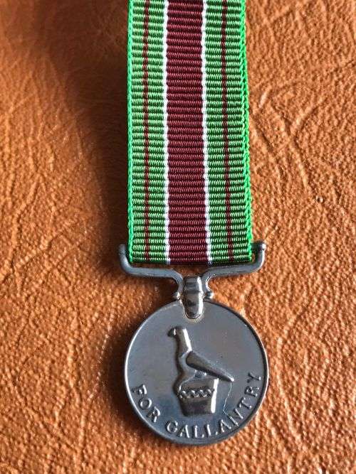MINIATURE RHODESIA PRISON MEDAL FOR GALLANTRY  (R.P.M.) -ORIGINAL