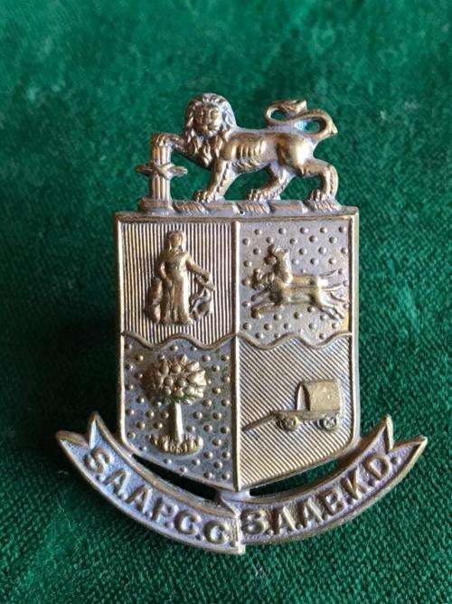 SA ADMIN PAY AND CLERICAL CORPS CAP BADGE- 1922-39- 2 LUGS