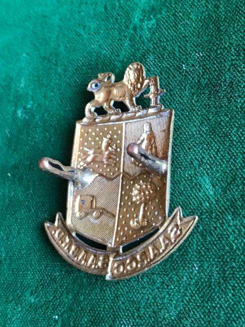 SA ADMIN PAY AND CLERICAL CORPS CAP BADGE- 1922-39- 2 LUGS
