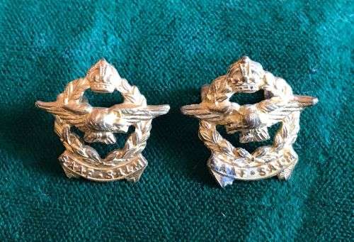 SAAF OFFICERS GILT MESS DRESS COLLAR BADGE PAIR-WORN 1926-1959-LUGS COMPELTE