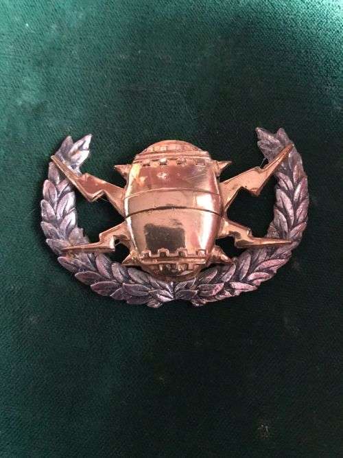 SA NAVY MINE COUNTER MEASURE BI-METAL BREAST BADGE-CHROME WREATH-NO PINS