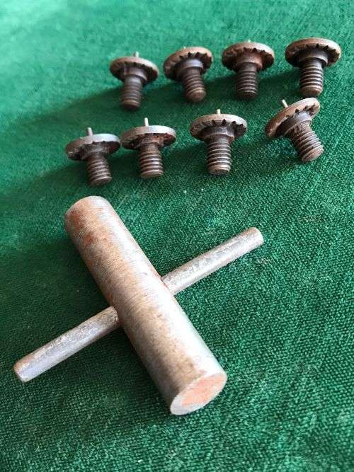 R1 SIGHTS- 8 SOLD TOGETHER WITH SPANNER