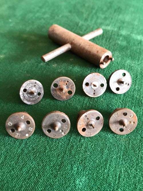 R1 SIGHTS- 8 SOLD TOGETHER WITH SPANNER