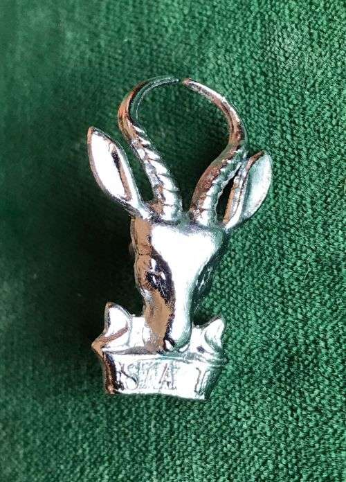 SA INFANTRY CORPS BERET BADGE WITH 2X SCREW LUGS