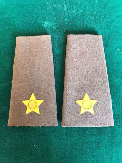 LIEUTENANT RUBBERIZED RANK PAIR-FIELD DRESS-1980`S-1996