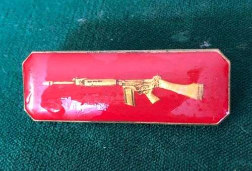 ARMY SMALL ARMS COMPETITION QUALIFICATION BAR (OFFICIAL NAME FOR INSTRUCTORS BADGE)GOLDEN RIFLE -ONE