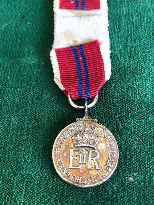 MINIATURE CORONATION MEDAL 1953