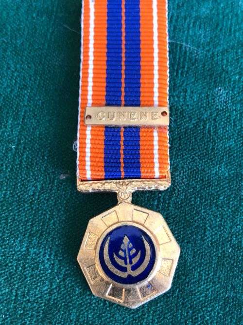 MINIATURE PRO PATRIA MEDAL WITH CUNENE BAR