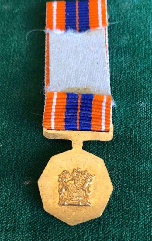 MINIATURE PRO PATRIA MEDAL WITH CUNENE BAR