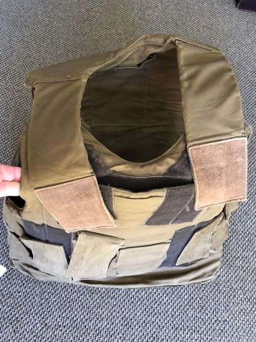 SADF PERIOD BULLET PROOF VEST, NUTRIA WITH STEEL PLATES COMPLETE-GOOD CONDITION