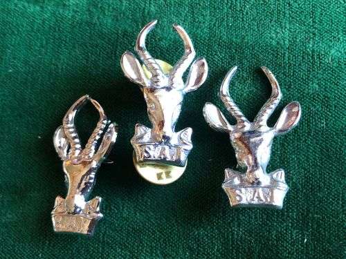 SA INFANTRY CHROME CAP AND COLLARS -ONE PIN MISSING