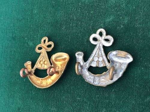 CORNWAL LIGHT INFANTRY PAIR OF COLLARS-WW1-LUGS COMPLETE