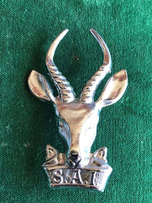 SA INFANTRY CORPS LARGE,CHROME CAP BADGE-WORN POST 1976- 2 LUGS