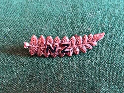 NEW ZEALAND FORCES BADGE (BOER WAR PERIOD)-WORN 1890`S-1920`S-MEASURES 28MM-STICK PIN